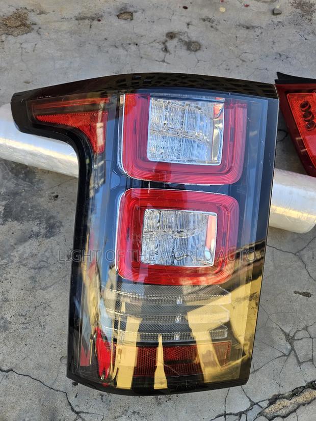 Range Rover Vogue Taillight 2016 Left Side