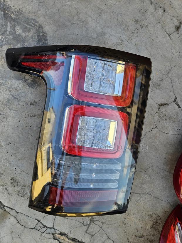 Range Rover Vogue Taillight 2016 Left Side