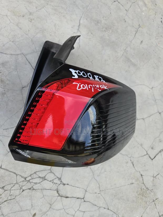 Peugeot 5008 Taillights Right Side 2019