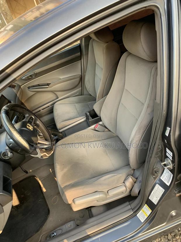 Honda Civic 2010 Gray photo 4