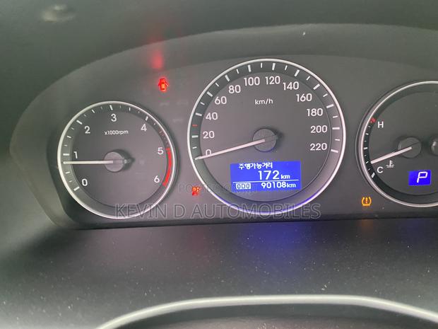 Hyundai Starex 2018 Grey photo 11