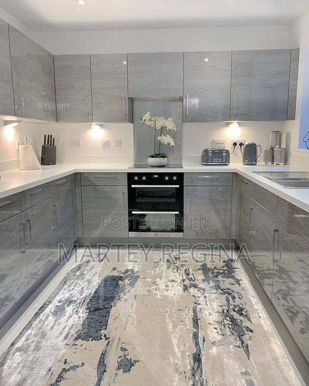 Luxury Kitchen Cabinets · Photo 2