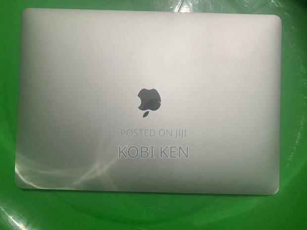 Laptop Apple MacBook Pro 2018 16GB Intel Core I7 SSD 256GB photo 5