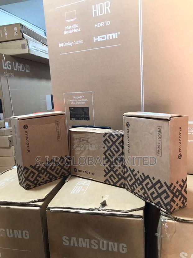 Mikrotik Rb951 Usb Port Lets You Plug In 3g/4g Modem Instantly · Photo 2