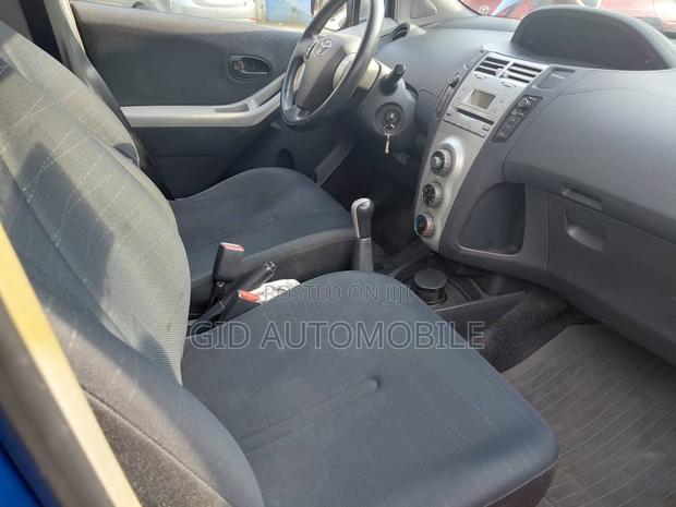 Toyota Yaris 2011 Blue