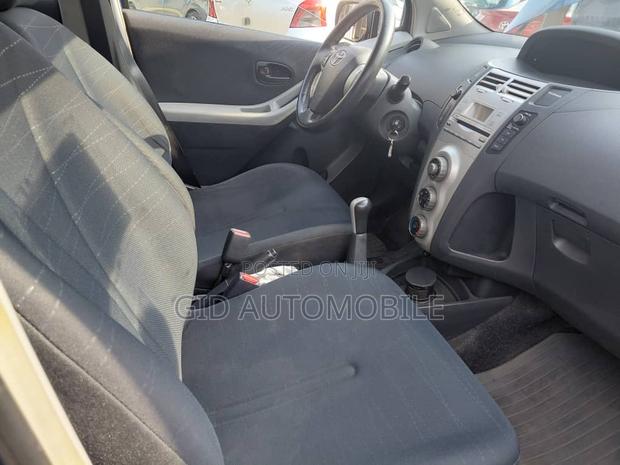 Toyota Yaris 2011 Blue