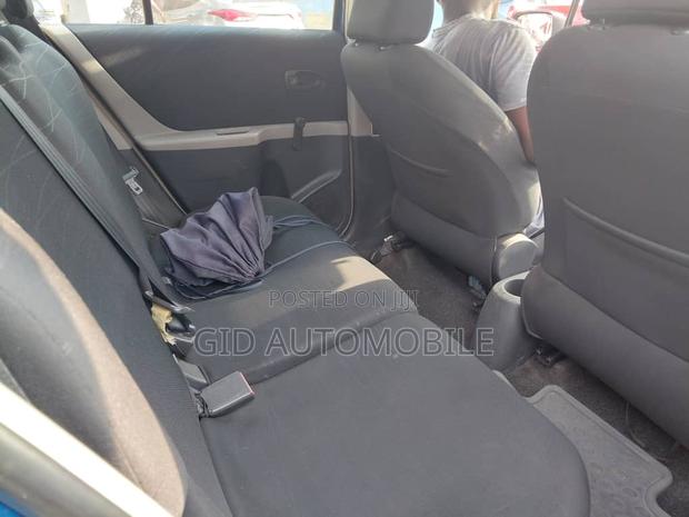 Toyota Yaris 2011 Blue