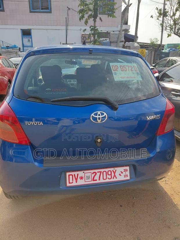 Toyota Yaris 2011 Blue