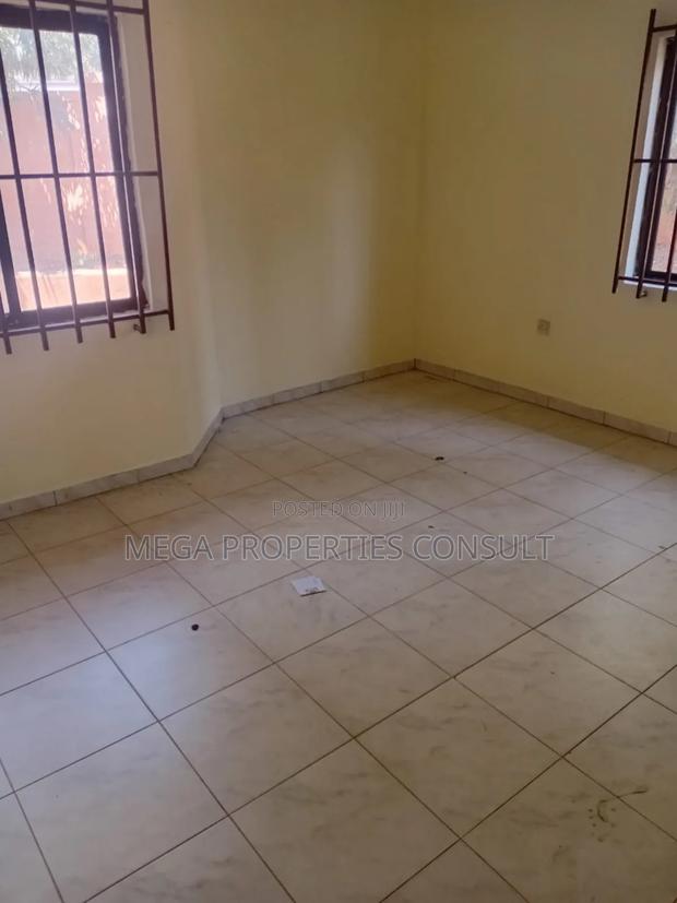 9bdrm House in Sowutwuom for rent · Photo 2