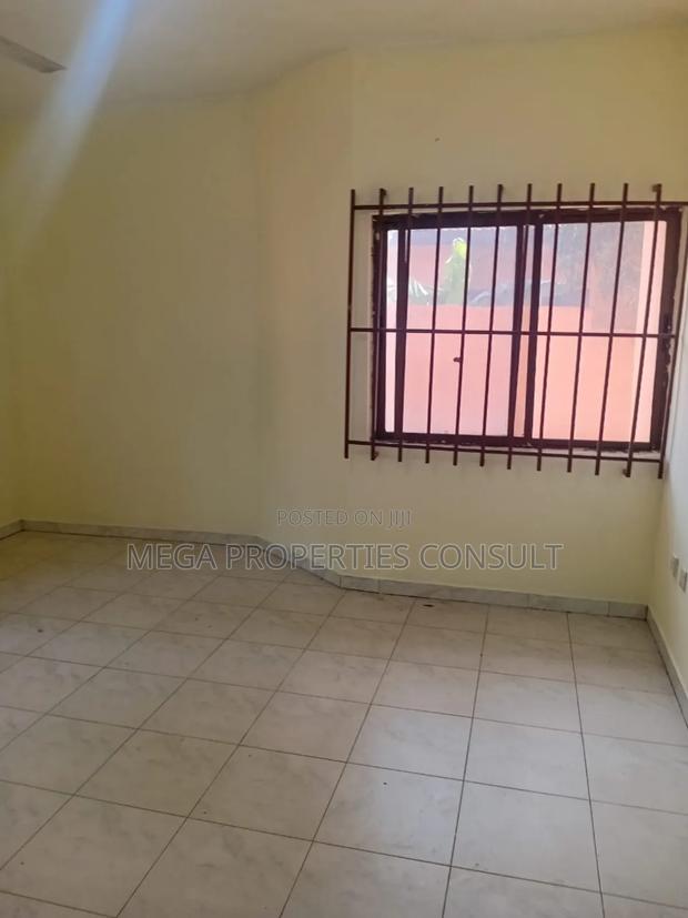 4bdrm Apartment in Sowutwuom for rent · Photo 4