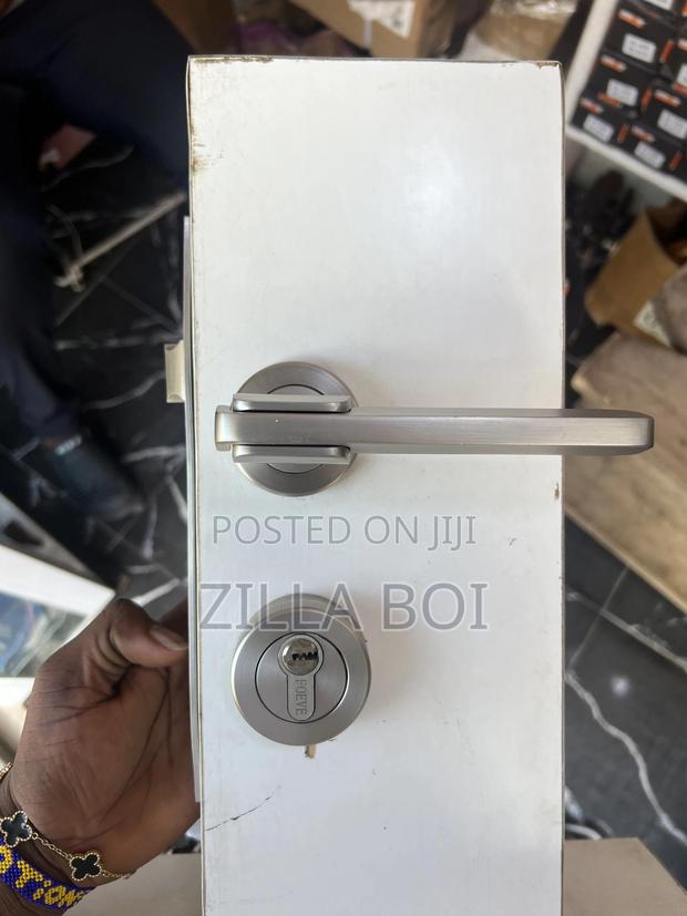 Stainless Lock · Photo 3