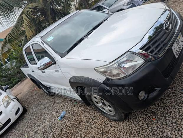 Toyota Hilux 2.5 D-4D SRX 2012 White