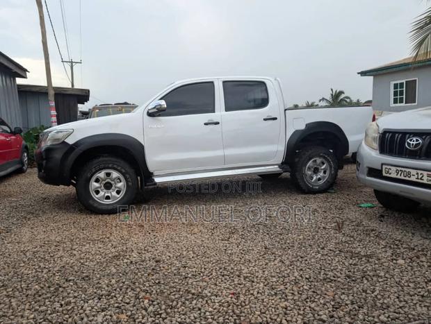 Toyota Hilux 2.5 D-4D SRX 2012 White