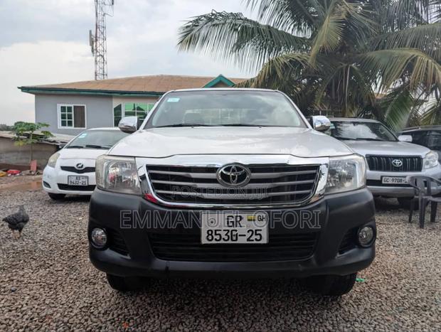 Toyota Hilux 2.5 D-4D SRX 2012 White