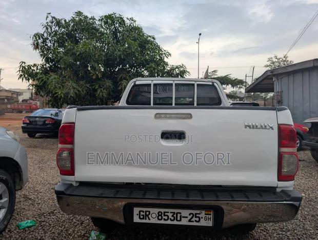 Toyota Hilux 2.5 D-4D SRX 2012 White