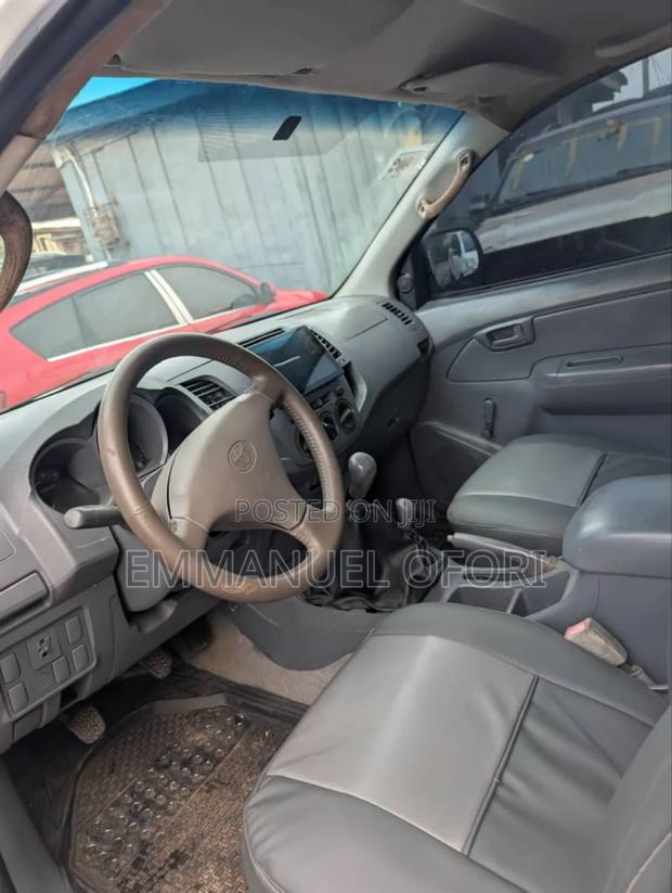 Toyota Hilux 2.5 D-4D SRX 2012 White