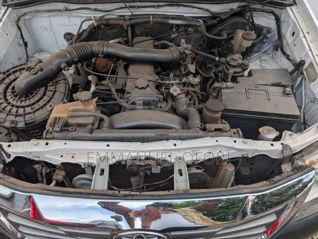 Toyota Hilux 2.5 D-4D SRX 2012 White