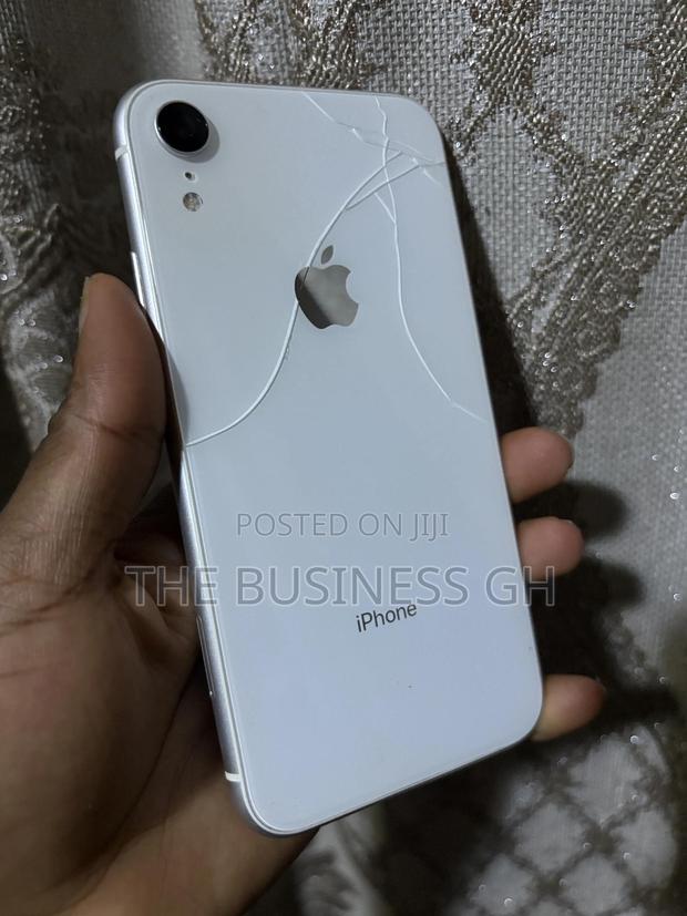 Apple iPhone XR 128 GB White photo 2