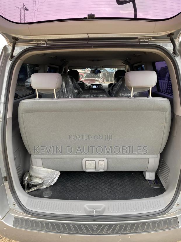 Hyundai Starex 2018 Grey photo 7
