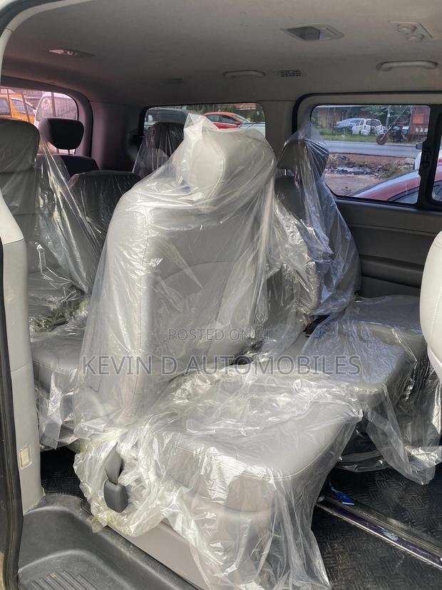Hyundai Starex 2018 Grey photo 8