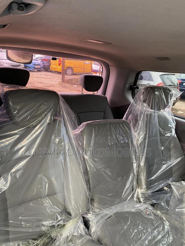 Hyundai Starex 2018 Grey photo 10