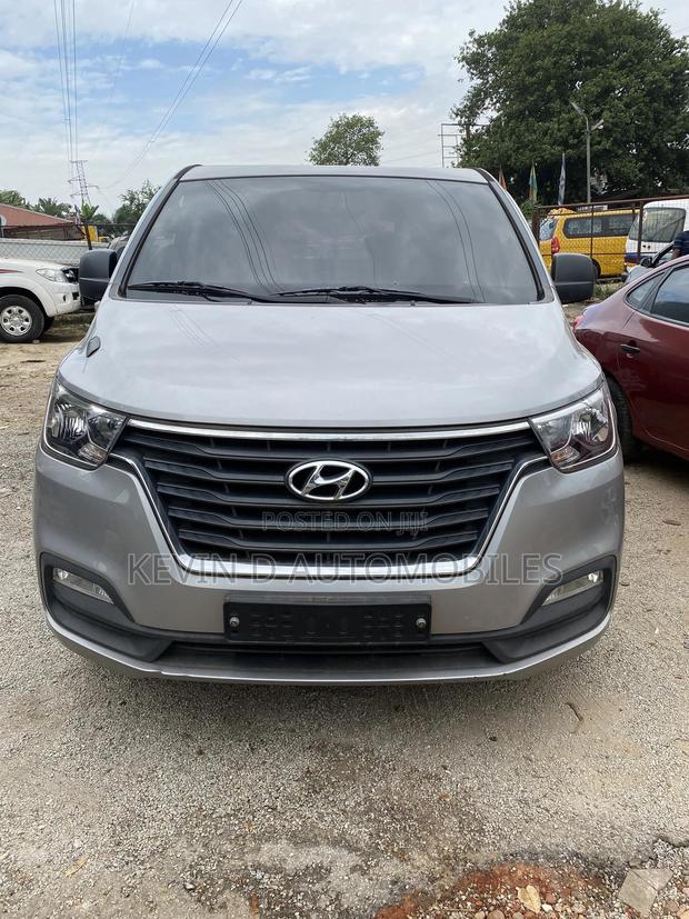 Hyundai Starex 2018 Grey photo 2