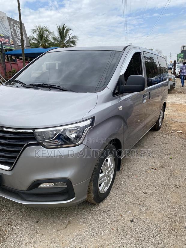 Hyundai Starex 2018 Grey photo 3