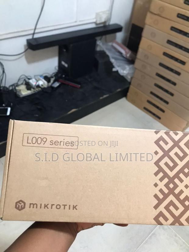 Mikrotik L009 Router Wi-fi 6 Chip Ax600 Speed 8 Gigabit Ethernet Ports · Photo 3