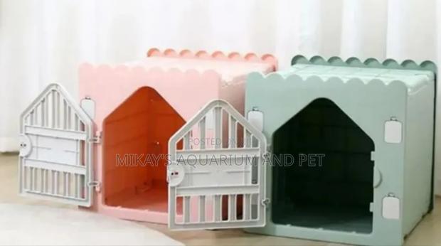 Medium Plastic Dog Kennel · Photo 2