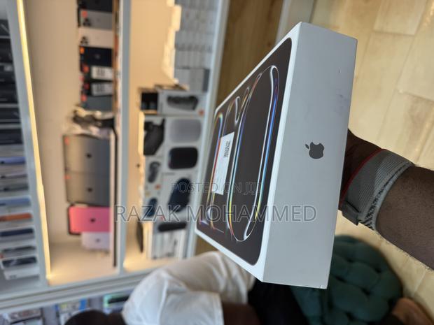 New Apple iPad Pro 256 GB Silver photo 3