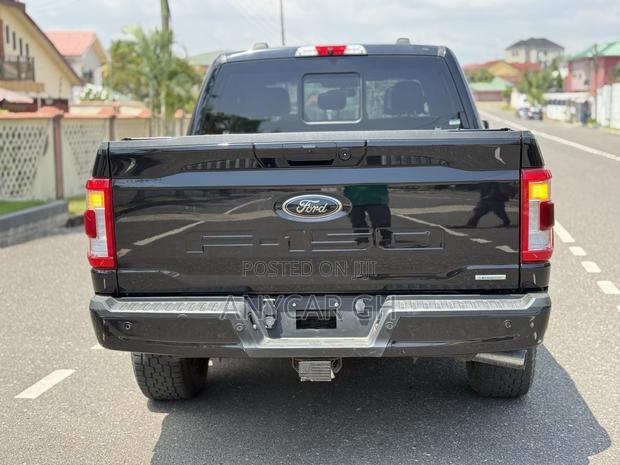 Ford F-150 LARIAT 2023 Black