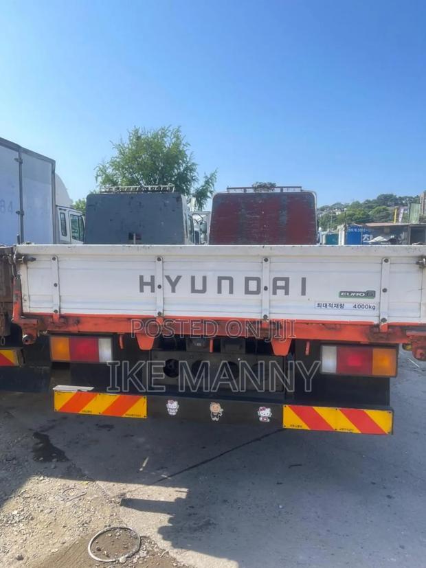 Hyundai Mega photo 15