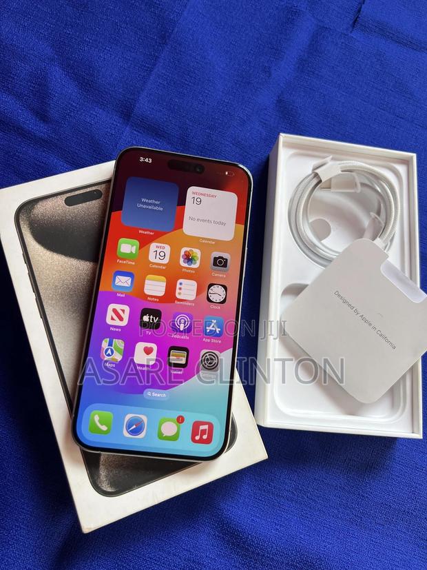 Apple iPhone 15 Pro Max 256 GB Silver photo 2