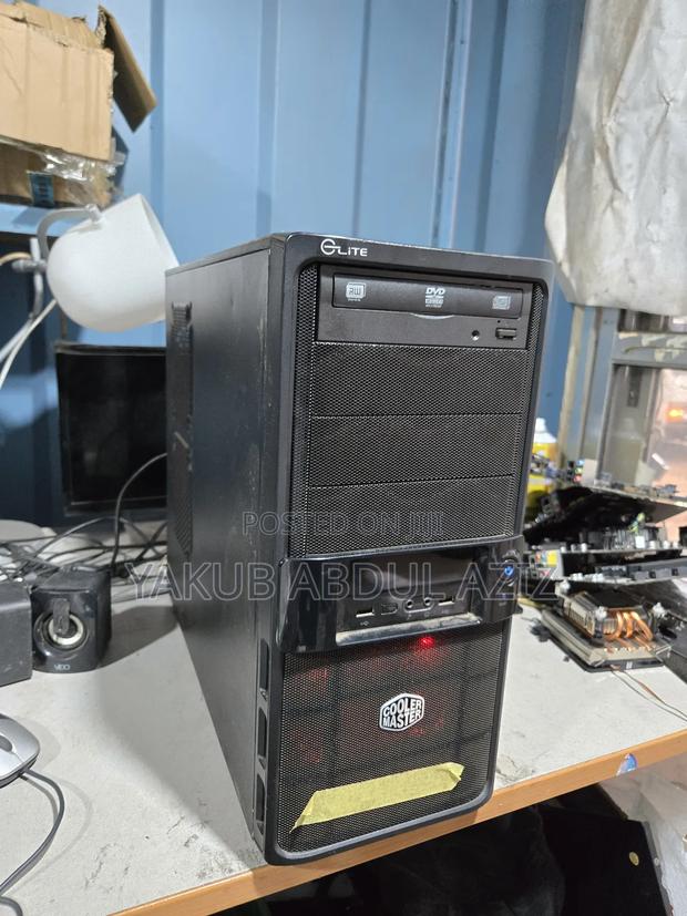Desktop Computer Asus 8GB Intel Core I7 SSD 256GB