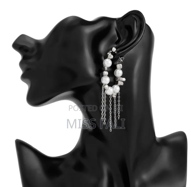 Classy Statement Drop Earrings With Pearls · Photo 4