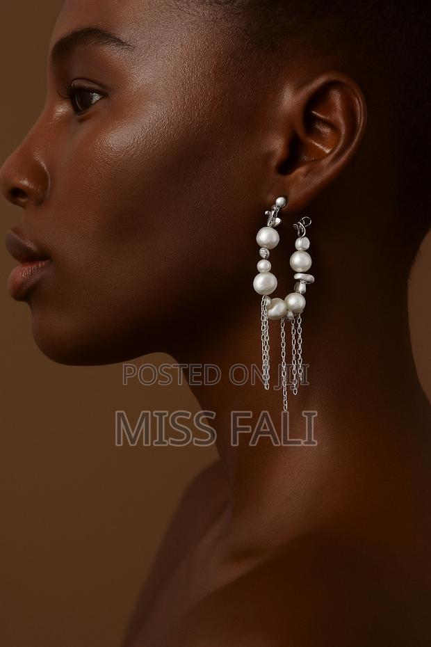 Classy Statement Drop Earrings With Pearls · Photo 3