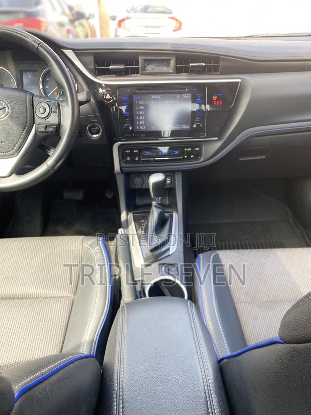 Toyota Corolla XSE (1.8L 4cyl 2A) 2019 Black