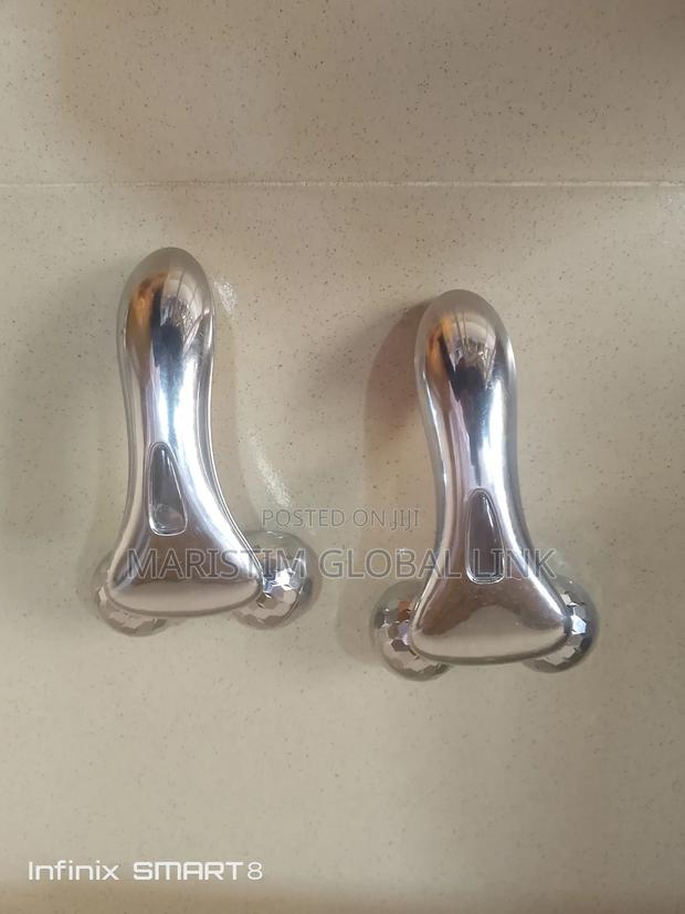 Body Kneading Massager