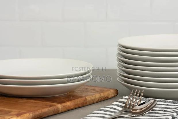 Ceramic Dinner Plates/Cutlery Set: Rent
