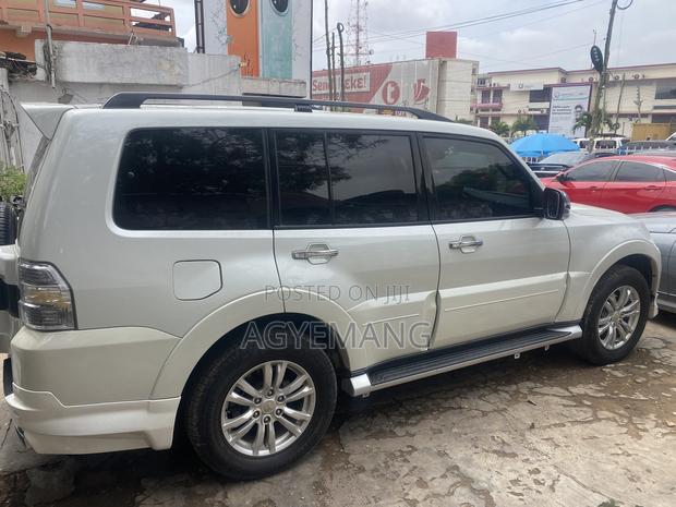 Mitsubishi Pajero V80 3.8 V6 GLS 2015 White photo 2