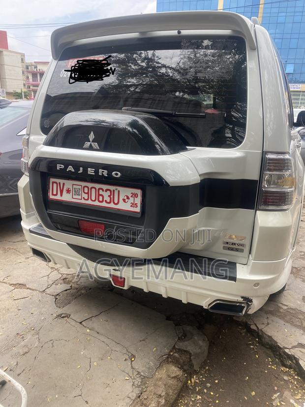 Mitsubishi Pajero V80 3.8 V6 GLS 2015 White photo 4