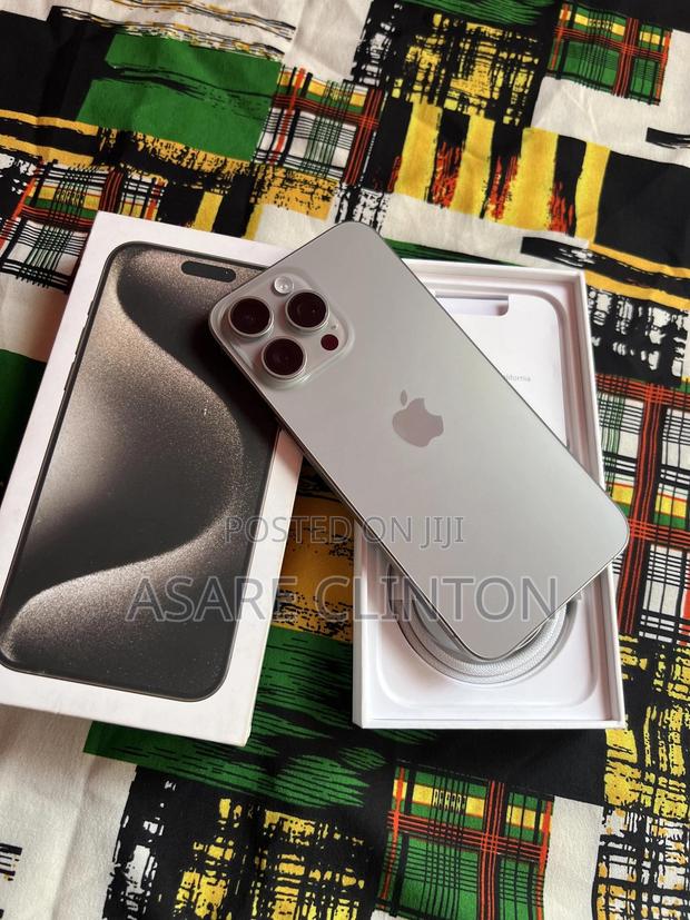 Apple iPhone 15 Pro Max 512 GB Silver photo 2