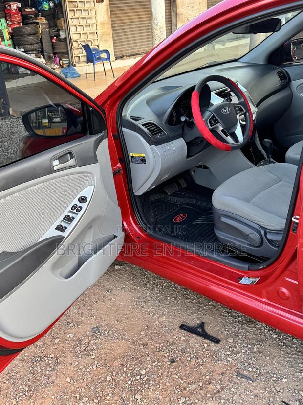 Hyundai Accent GLS 4dr Sedan (1.6L 4cyl 6A) 2015 Red photo 7