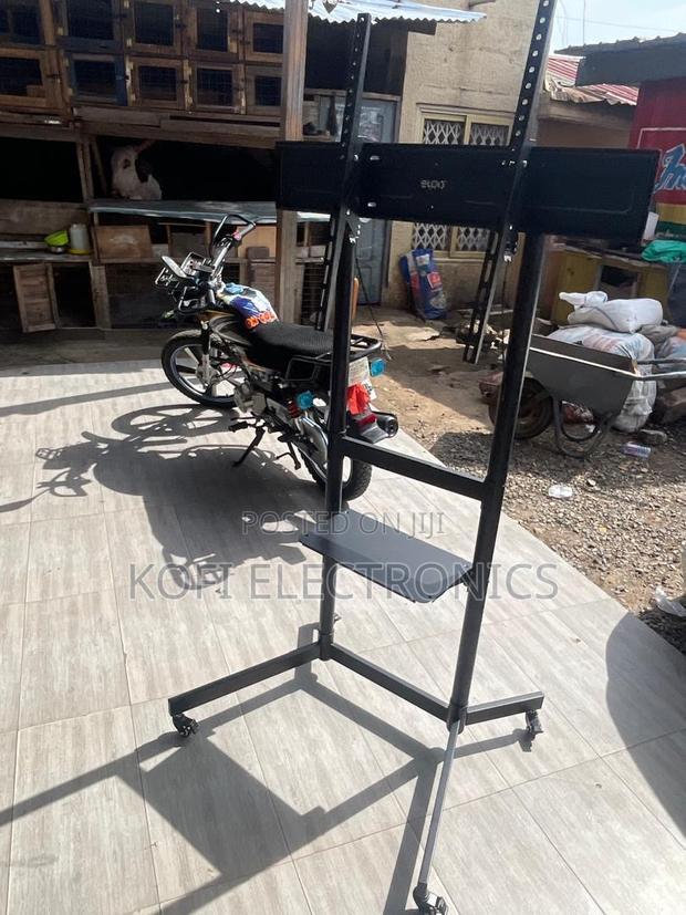 Eldo Executive Pro Viewing Stand 55–100” · Photo 2