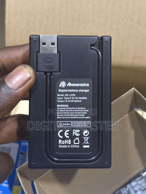 Dual Lp-e6 Charger With Screen photo 2