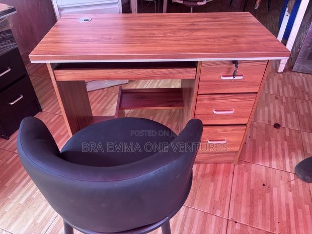 Office Table And Chair · Photo 4