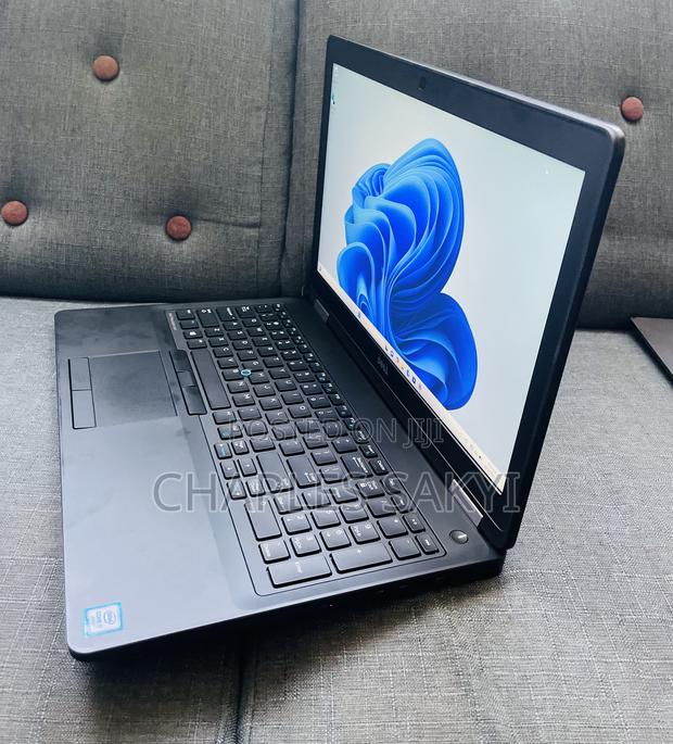 Laptop Dell Precision 3520 16GB Intel Core I7 SSD 256GB photo 3