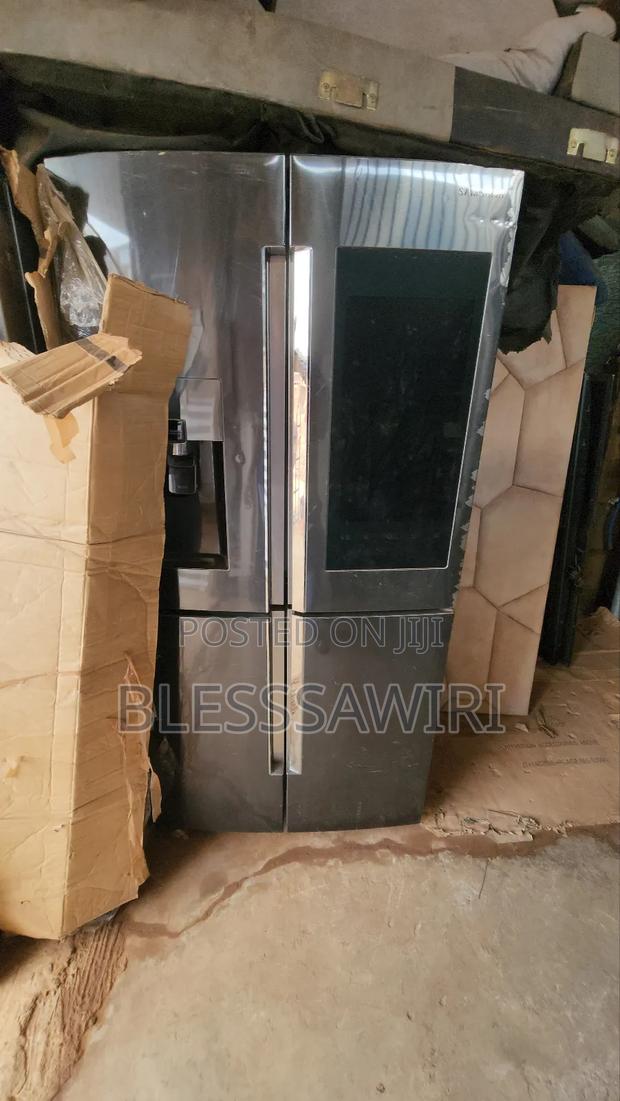 Samsung French Door Fridge With Hub Touchscreen LCD and Wifi photo 7