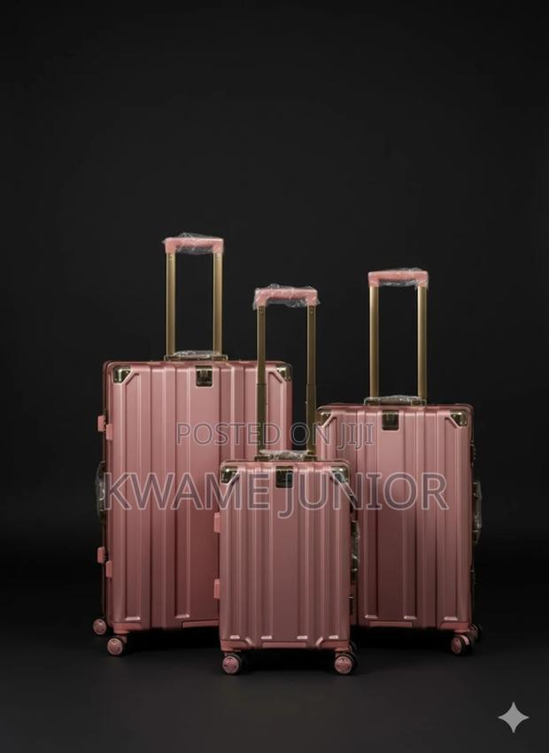 Zipless Cabin Trolling Traveling Luggage Luxurious Luggage 3 in One photo 2