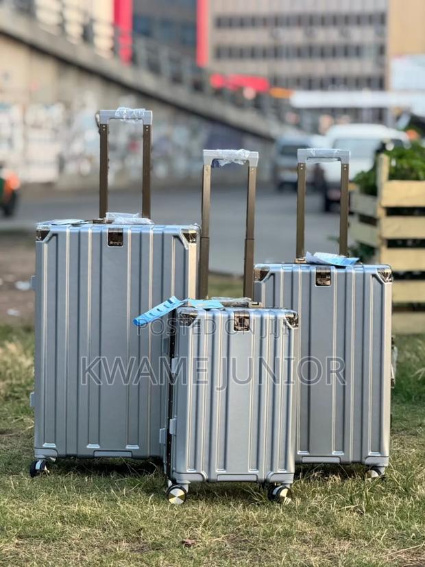 Zipless Trolling Traveling Luxurious Cabin Luggage Three in One photo 2
